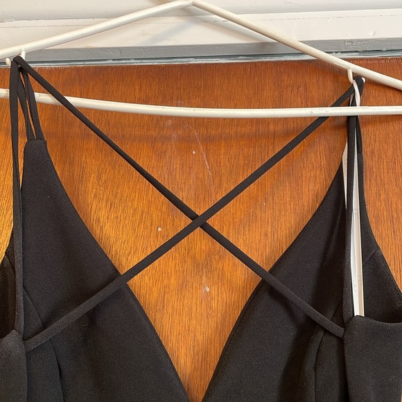 Black gown from lulus - Picture 5 of 5